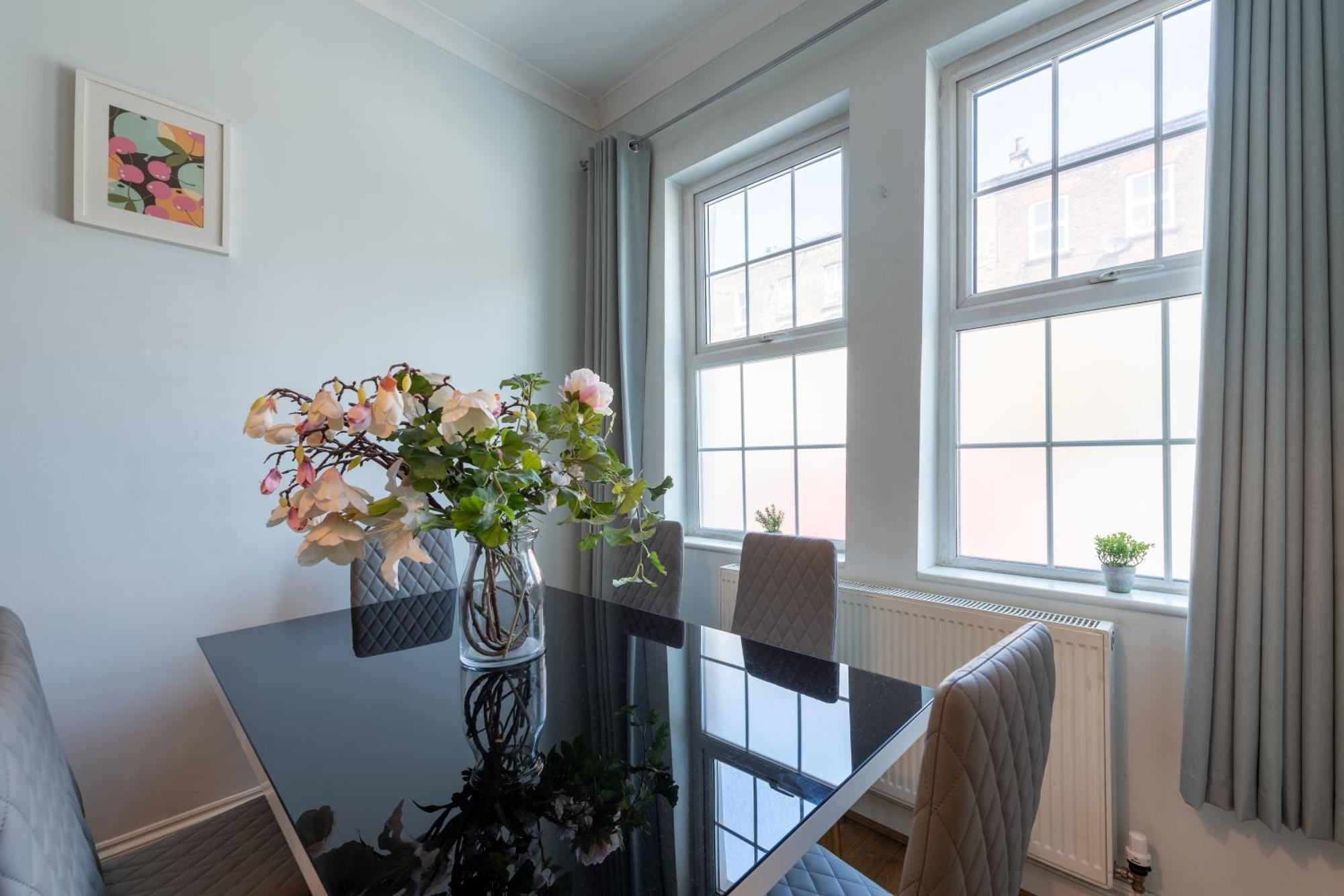 Spacious Comfy 2Br Flat London Bagian luar foto