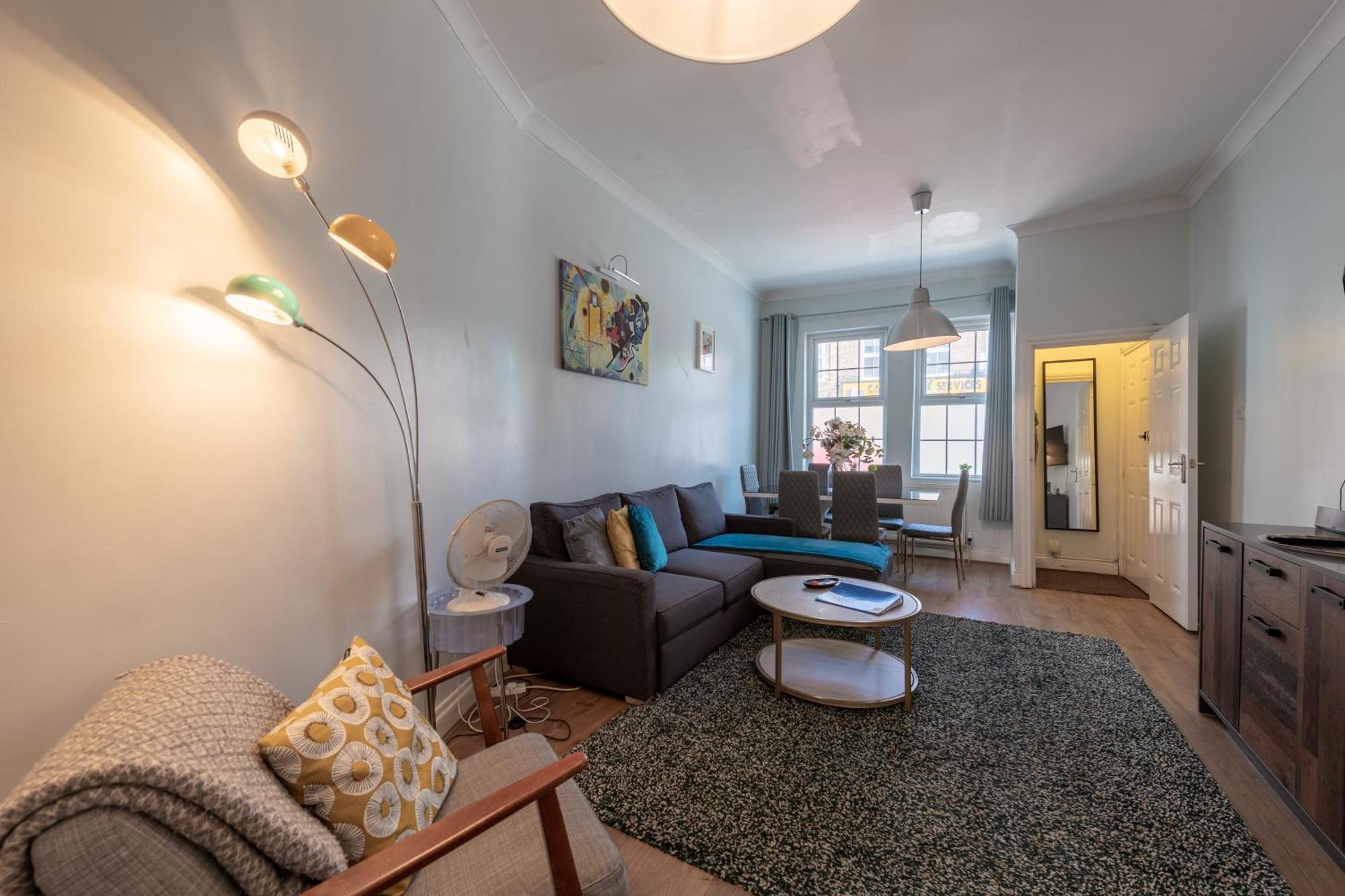 Spacious Comfy 2Br Flat London Bagian luar foto
